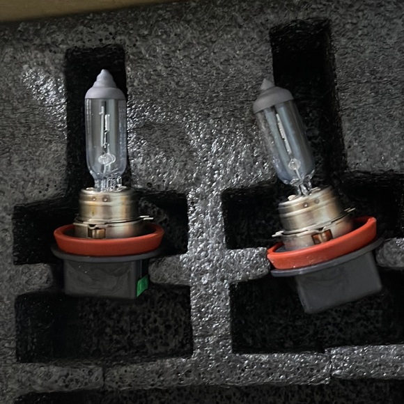 Honda odyssey’s headlights - Picture 1 of 3